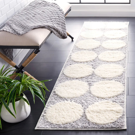 Safavieh Norway 2'-2" x 8'-0" Rug in Grey / Ivory