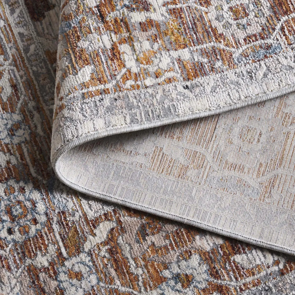 Safavieh Heirloom 700 4'-0" x 6'-0" Rug in Ivory Grey / Rust