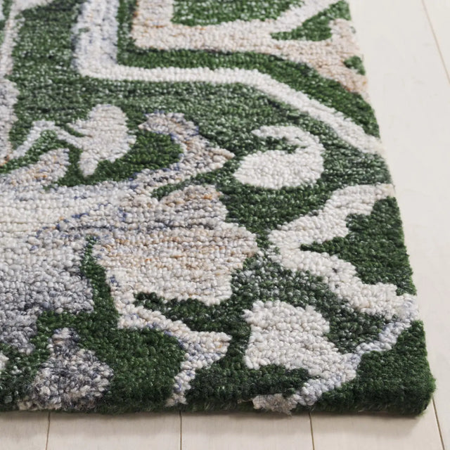 Safavieh Marquee 4'-0" x 6'-0" Rug in Green / Beige