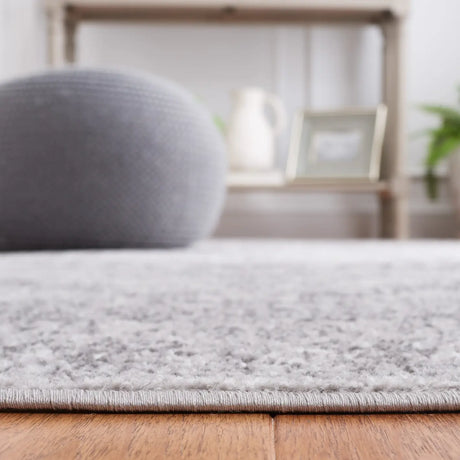 Safavieh Adirondack 4'-0" x 6'-0" Rug in Light Grey / Dark Grey