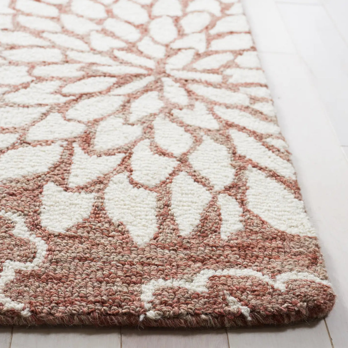 Safavieh Jardin 5'-0" x 8'-0" Rug in Brown / Ivory