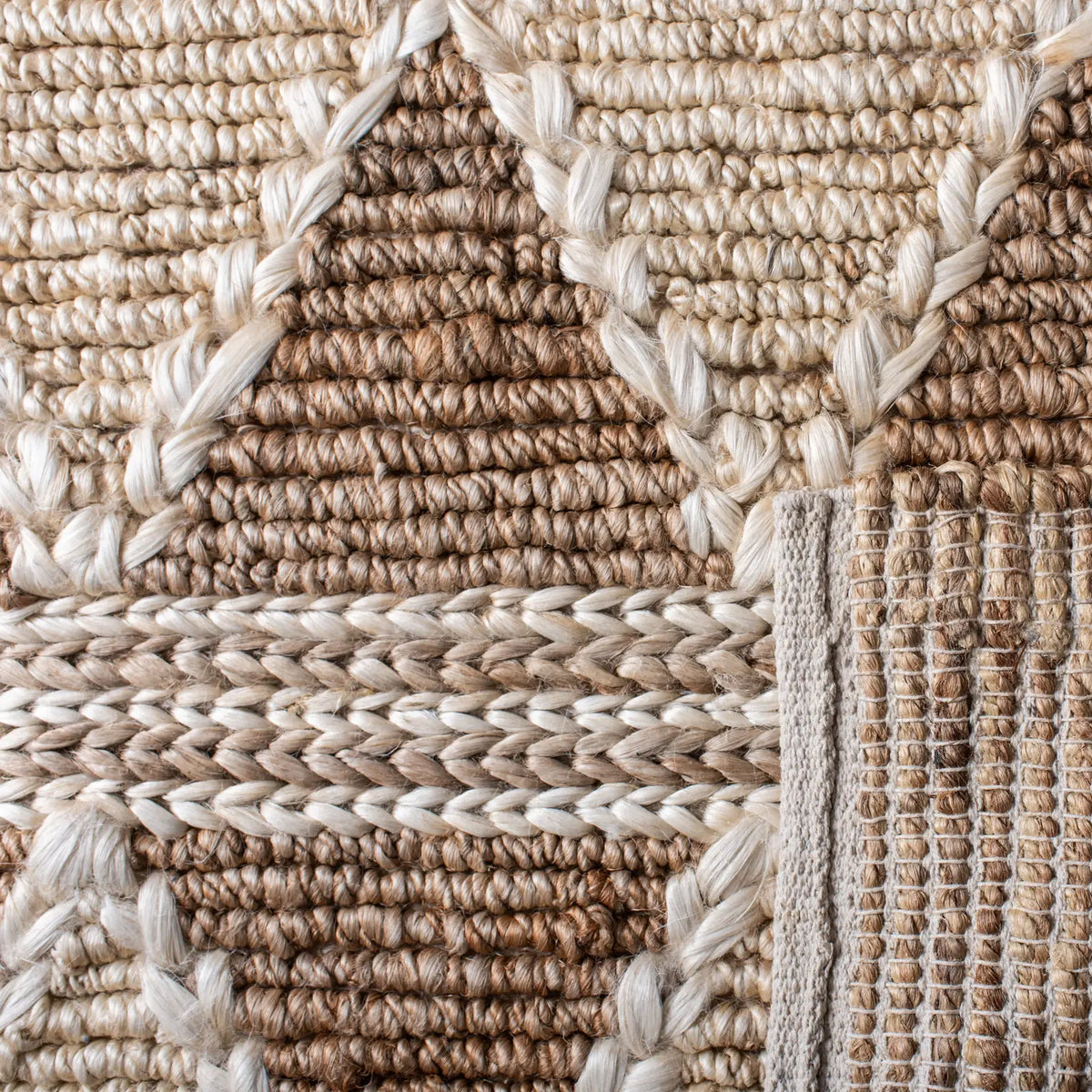 Safavieh Natural Fiber 4'-0" x 6'-0" Rug in Brown / Beige