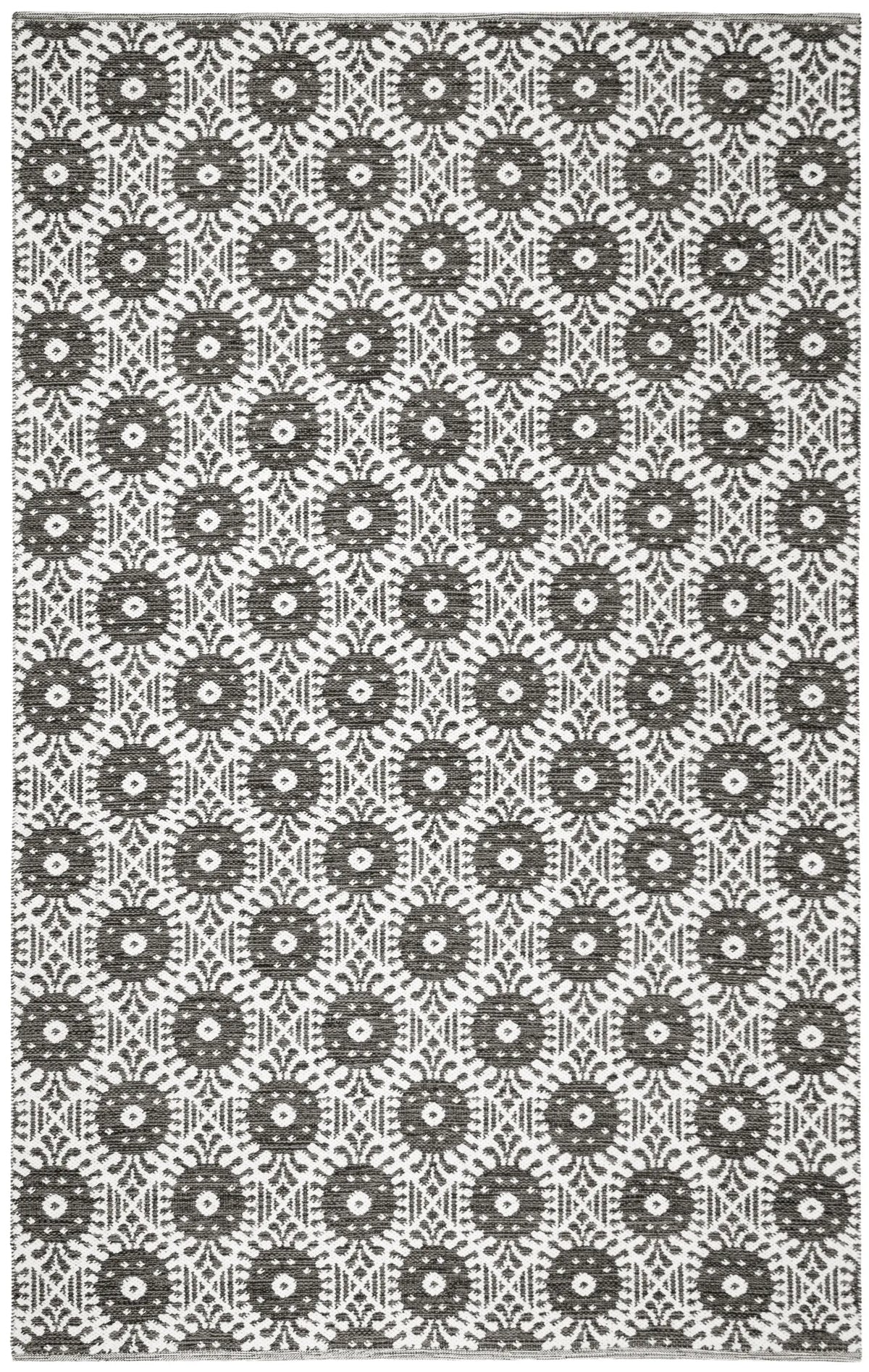 Safavieh Montauk 5'-0" x 8'-0" Rug in Black / Ivory