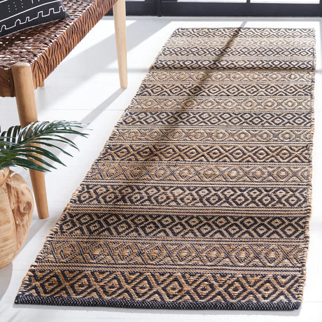 Safavieh Natural Fiber 2'-3" x 8'-0" Rug in Black / Natural