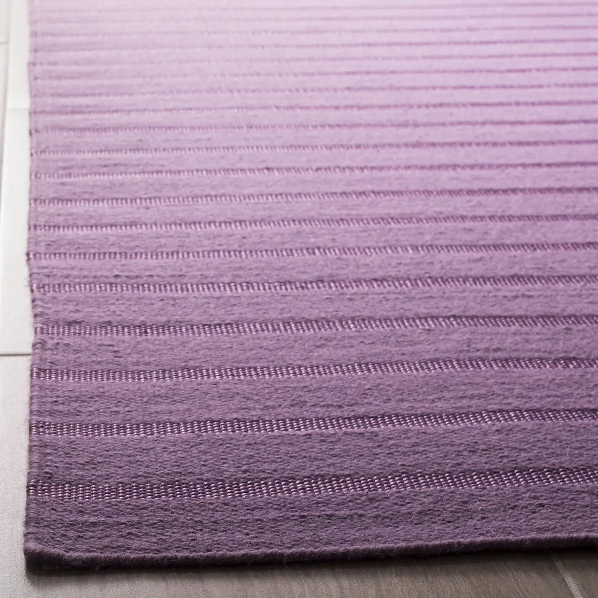 Safavieh Dhurries 5'-0" x 8'-0" Rug in Lavander