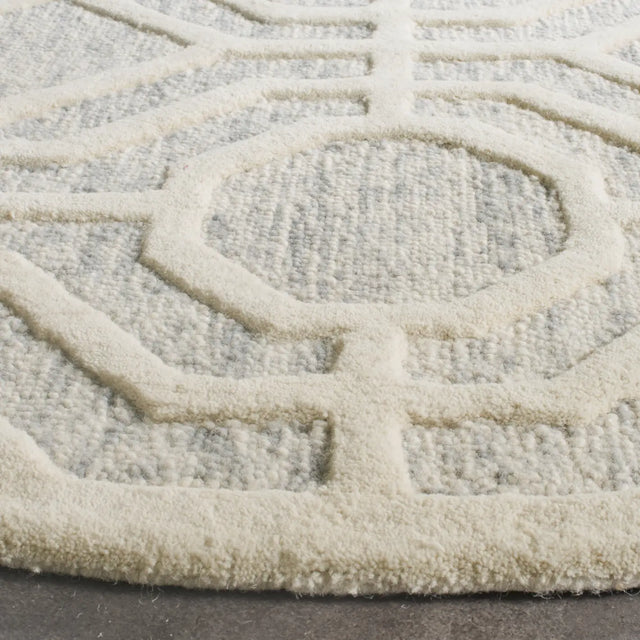 Safavieh Cambridge 6'-0" x 6'-0" Rug in Light Grey / Ivory