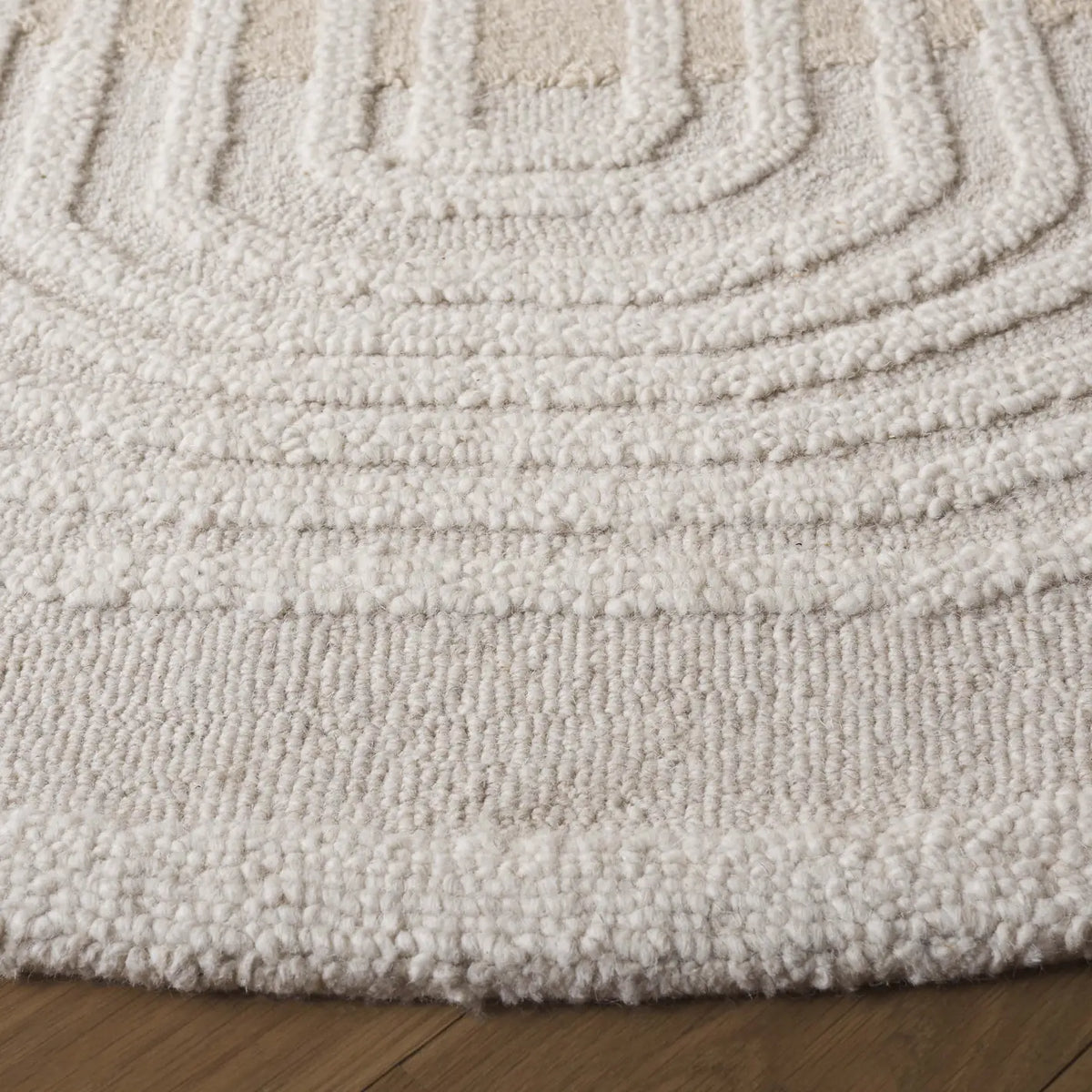 Safavieh Rodeo Drive 6'-0" x 6'-0" Rug in Ivory / Beige