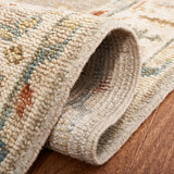 Safavieh Samarkand 6'-0" x 9'-0" Rug in Light Grey / Beige