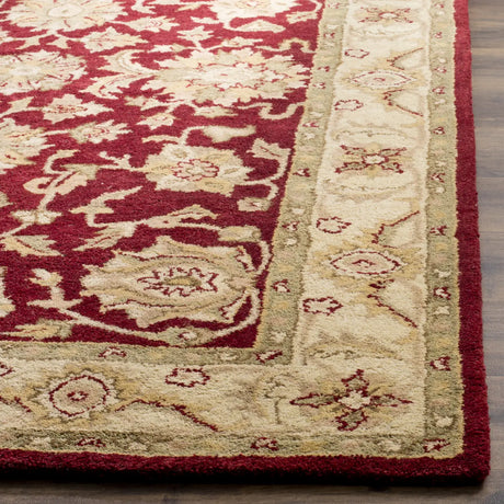 Safavieh Antiquity 4'-0" x 6'-0" Rug in Red / Gold