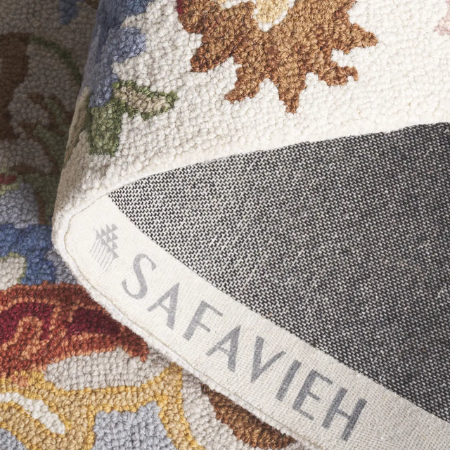 Safavieh Chelsea 2'-3" x 8'-0" Rug in Ivory / Grey