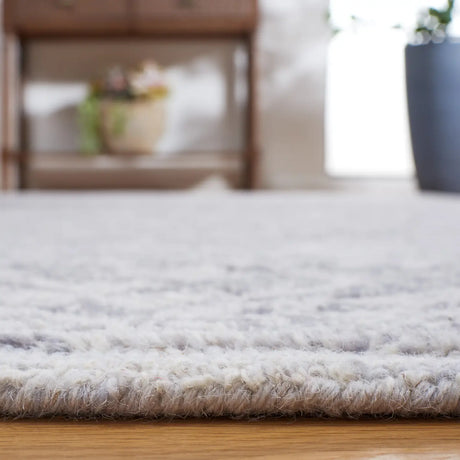 Safavieh Marquee 4'-0" x 6'-0" Rug in Grey