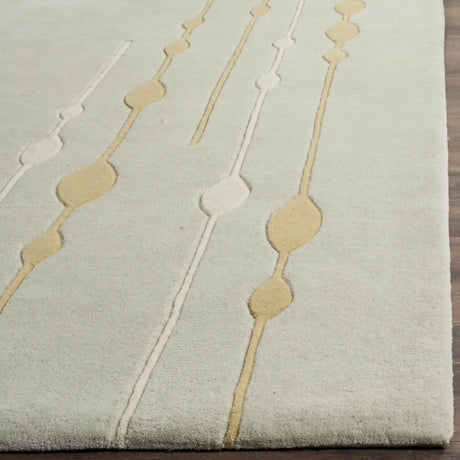 Safavieh Soho 5'-0" x 8'-0" Rug in Light Green