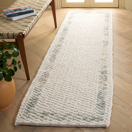 Safavieh Natura 2'-3" x 8'-0" Rug in Ivory / Grey