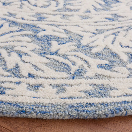 Safavieh Metro 6'-0" x 6'-0" Rug in Blue / Ivory