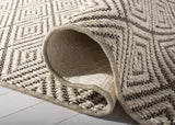 Safavieh Palm Beach 5'-0" x 8'-0" Rug in Beige / Brown