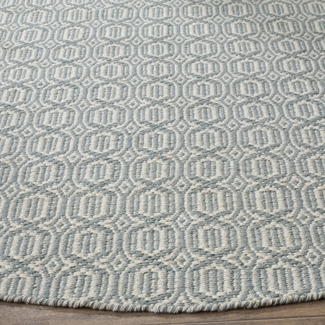 Safavieh Montauk 6'-0" x 6'-0" Rug in Ivory / Blue