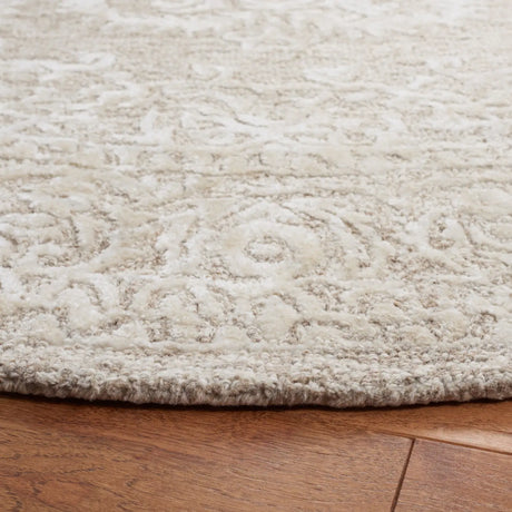 Safavieh Precious 6'-0" x 6'-0" Rug in Beige / Ivory