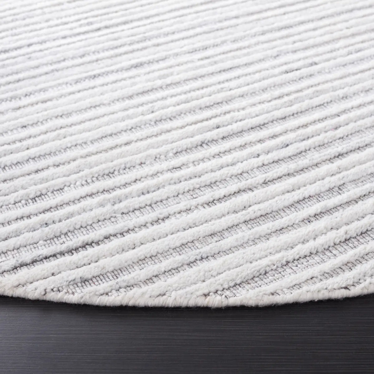 Safavieh Elements 6'-0" x 6'-0" Rug in Ivory