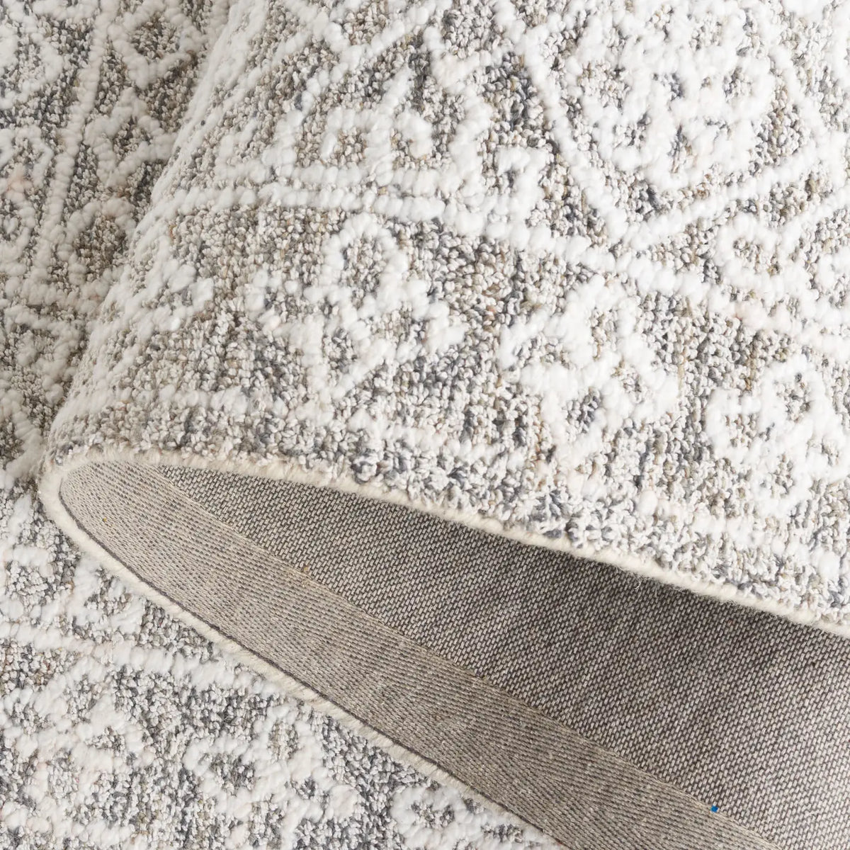 Safavieh Ebony 4'-0" x 6'-0" Rug in Ivory / Grey