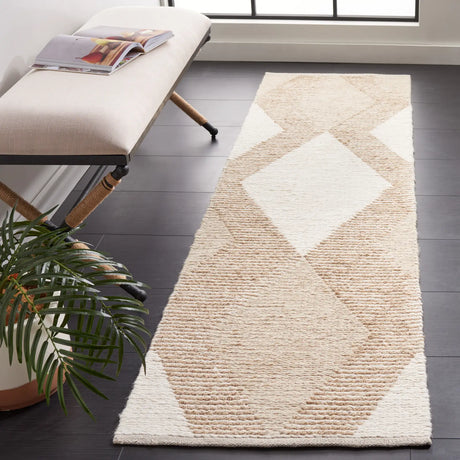Safavieh Natura 2'-3" x 8'-0" Rug in Natural / Ivory