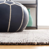 Safavieh Montauk 5'-0" x 8'-0" Rug in Ivory / Anthracite