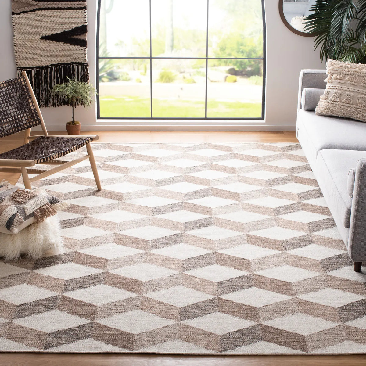 Safavieh Kilim 8'-0" x 10'-0" Rug in Ivory / Brown