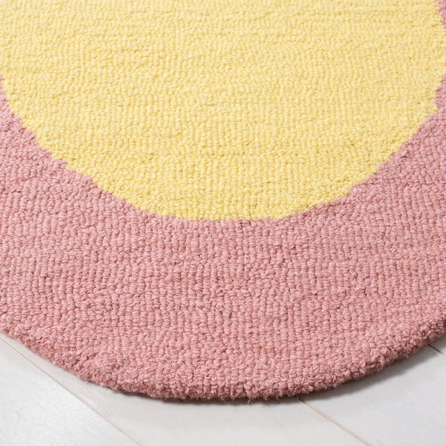 Safavieh Novelty 6'-0" x 6'-0" Rug in Pink / Yellow