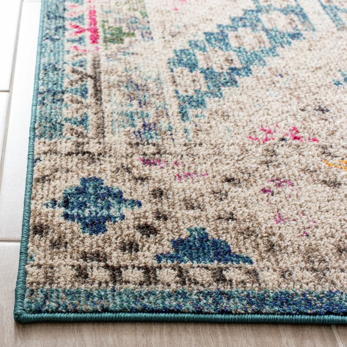 Safavieh Madison 4'-0" x 6'-0" Rug in Dark Blue / Yellow