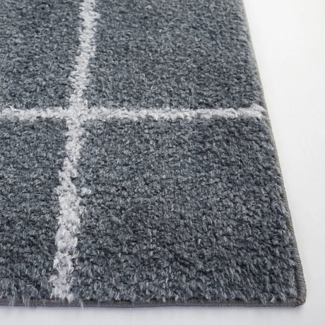 Safavieh Norway 4'-0" x 6'-0" Rug in Dark Grey / Light Grey
