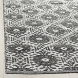 Safavieh Montauk 5'-0" x 8'-0" Rug in Black / Ivory
