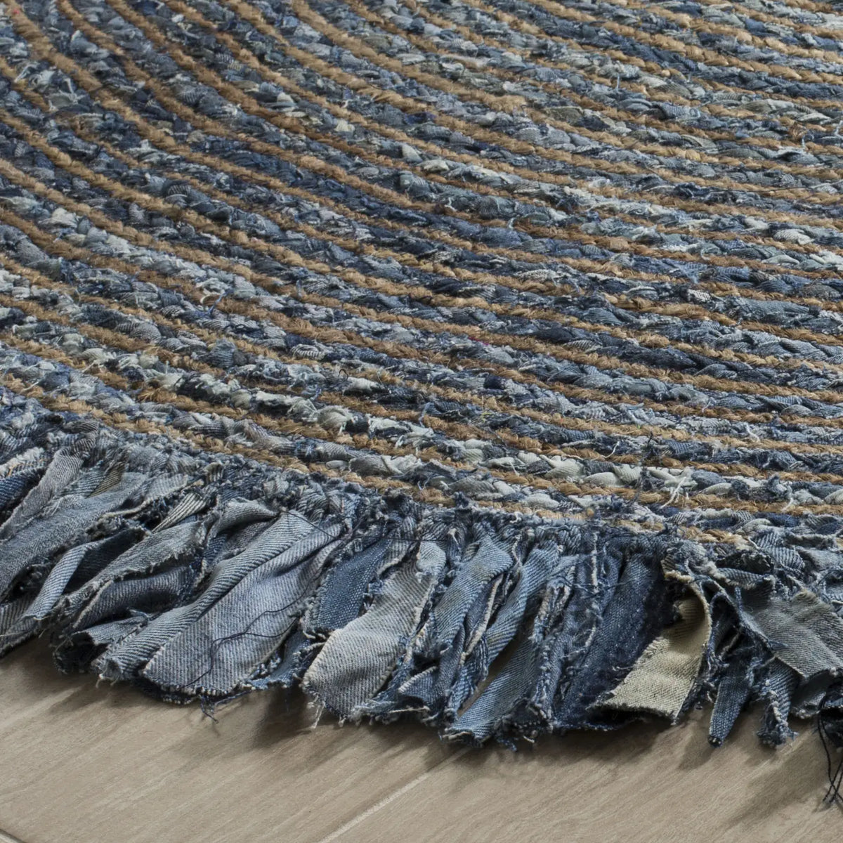 Safavieh Cape Cod 5'-0" x 5'-0" Rug in Ivory / Denim