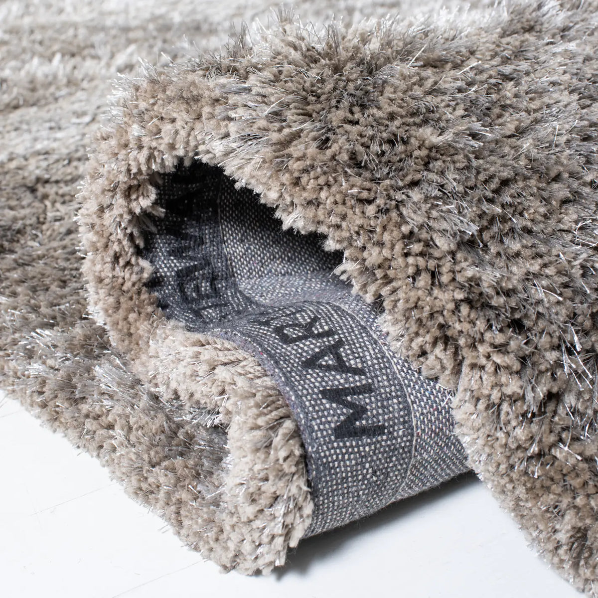 Safavieh Martha Stewart Shag 4'-0" x 6'-0" Rug in Silver