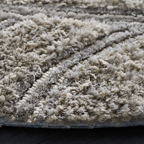 Safavieh South Beach Shag 6'-0" x 6'-0" Rug in Silver