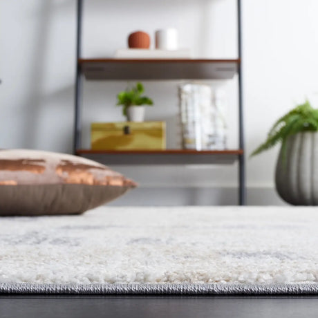 Safavieh Opal 4'-0" x 6'-0" Rug in Ivory / Grey