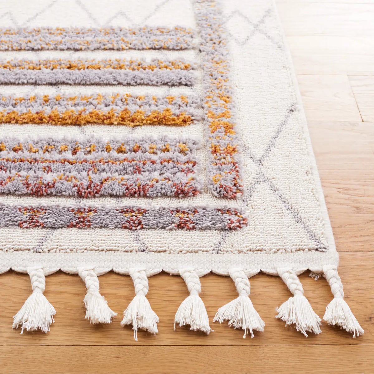 Safavieh Marrakesh 4'-0" x 6'-0" Rug in Grey / Multi