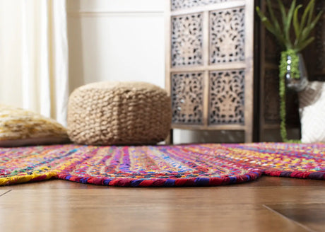 Safavieh Cape Cod 4'-0" x 6'-0" Rug in Red / Multi