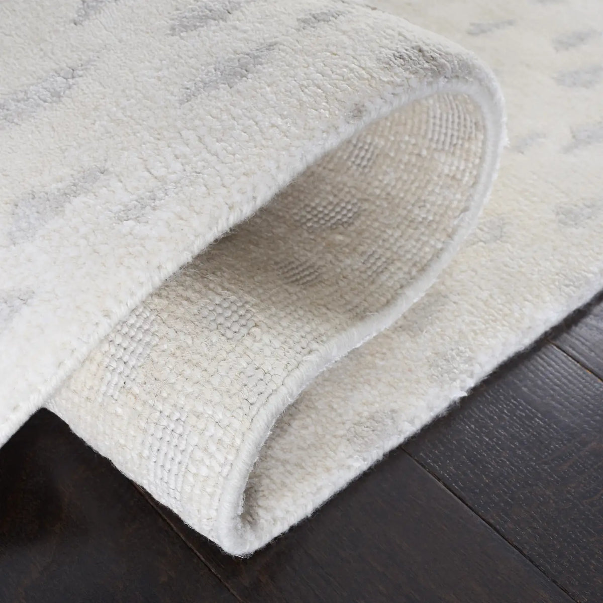 Safavieh Tibetan 4'-0" x 6'-0" Rug in Ivory / Beige