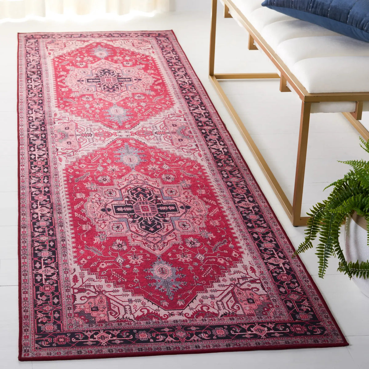 Safavieh Tucson 2'-6" x 8'-0" Rug in Red / Navy