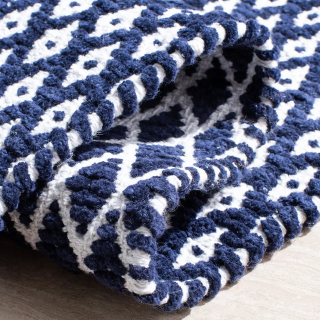Safavieh Boston 5'-0" x 8'-0" Rug in Navy