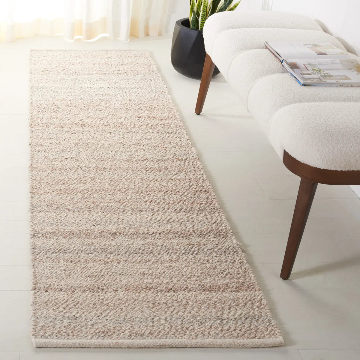 Safavieh Natura 2'-3" x 8'-0" Rug in Beige