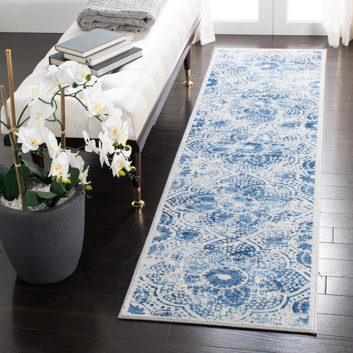 Safavieh Martha Stewart 28 2'-0" x 10'-0" Rug in Cream / Blue