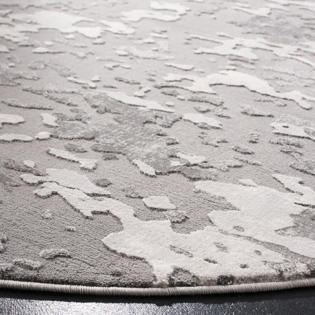 Safavieh Lurex 100 6'-7" x 6'-7" Rug in Grey / Light Grey