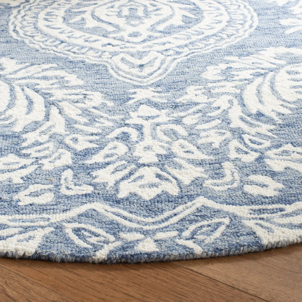 Safavieh Micro-Loop 5'-0" x 5'-0" Rug in Blue / Ivory