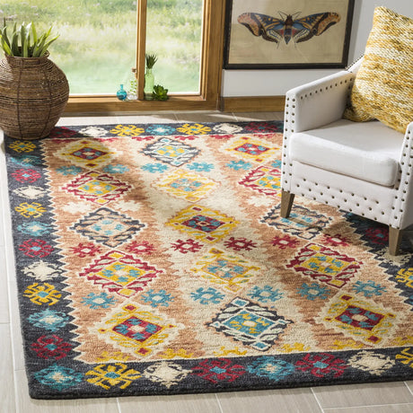 Safavieh Aspen 4'-0" x 6'-0" Rug in Beige / Charcoal