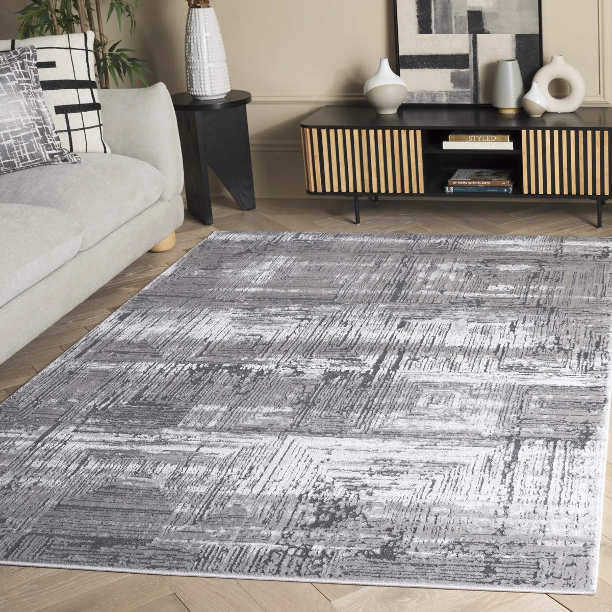 Safavieh Whisper 4'-0" x 6'-0" Rug in Grey / Dark Grey