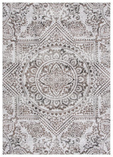 Safavieh Havana 4'-5" x 6'-5" Rug in Light Brown / Black