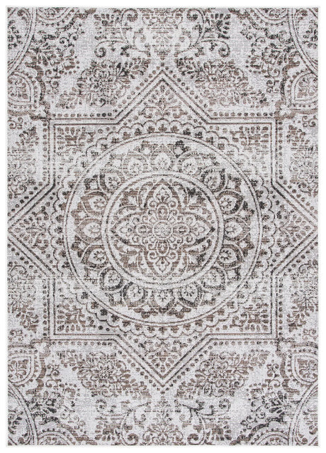 Safavieh Havana 4'-5" x 6'-5" Rug in Light Brown / Black