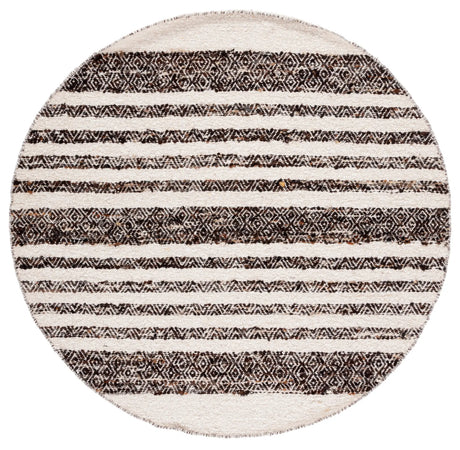 Safavieh Natura 6'-0" x 6'-0" Rug in Black / Ivory