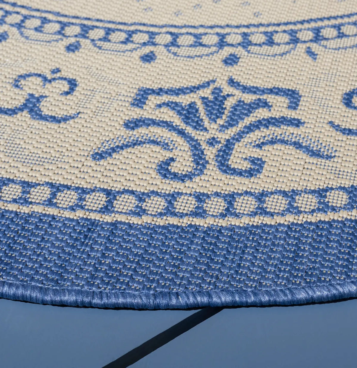Safavieh Courtyard 5'-3" x 5'-3" Rug in Natural / Blue