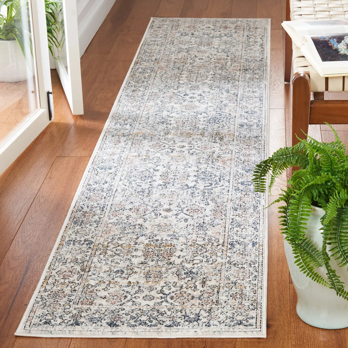 Safavieh Moondust 600 2'-0" x 9'-0" Rug in Ivory / Blue